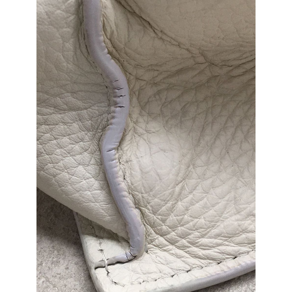 Louis Vuitton Cowhide Leather Handbag - Picture 7 of 7